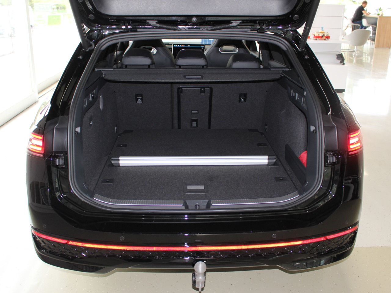 Fahrzeugabbildung Volkswagen Passat Variant 2.0 TDI SCR 4M R-LINE