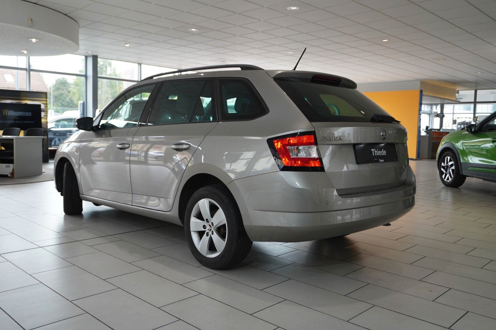 Fahrzeugabbildung SKODA Fabia Combi 1.2 STYLE LED/PDC/KLIMA/SH/USB/NEBEL