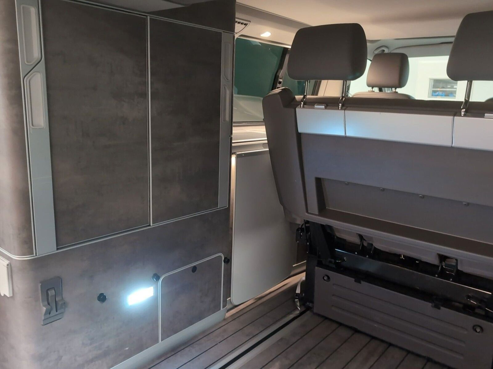 Fahrzeugabbildung Volkswagen California T6.1 California 6.1 Ocean 2,0l  AHK