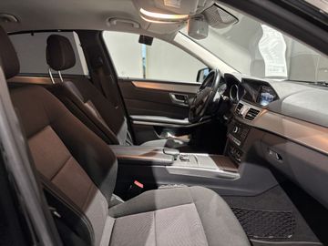 Fotografie 6 des Mercedes-Benz E 220 BlueTEC 9G-TRONIC
