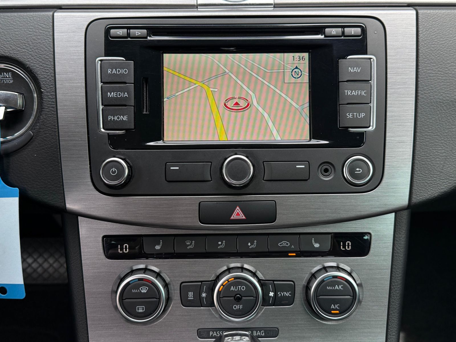 Fahrzeugabbildung Volkswagen Passat Variant 2.0TDI DSG Comfort XEN+STHZ+AHK+