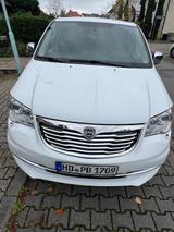 Lancia Voyager 2.8 MultiJet 16v Platinum Automatik ... - gebrauchte Lancia Van