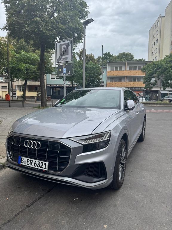 Image of Audi Q8