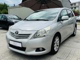 Toyota Verso 2.2 D-4D Executive 7-Sitzer*Kamera*LMF* - gebrauchte Toyota Verso aus dem Jahr 2009