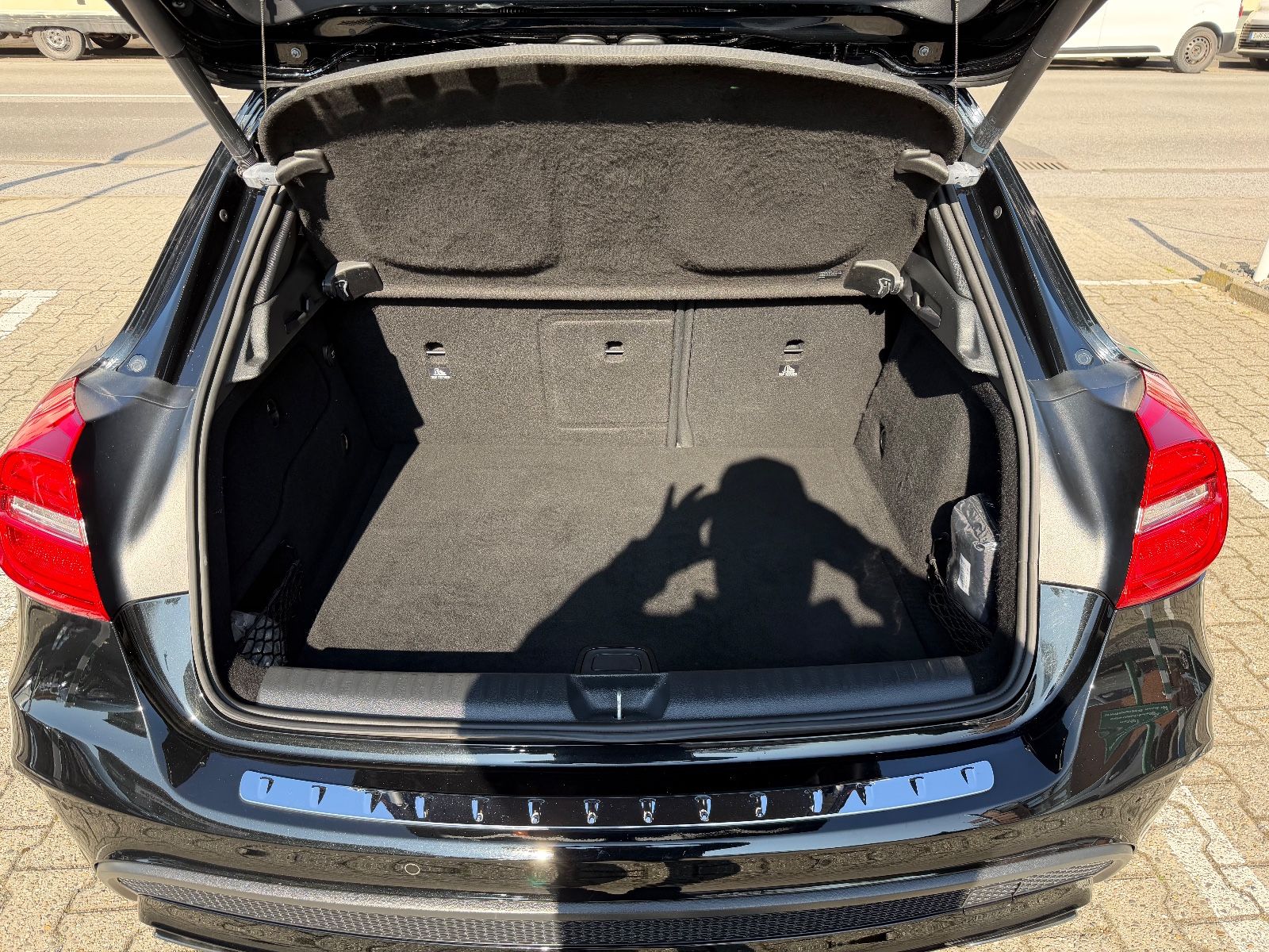 Fahrzeugabbildung Mercedes-Benz GLA 45 AMG 4Matic AERO KIT PANORAMA KLAPPE