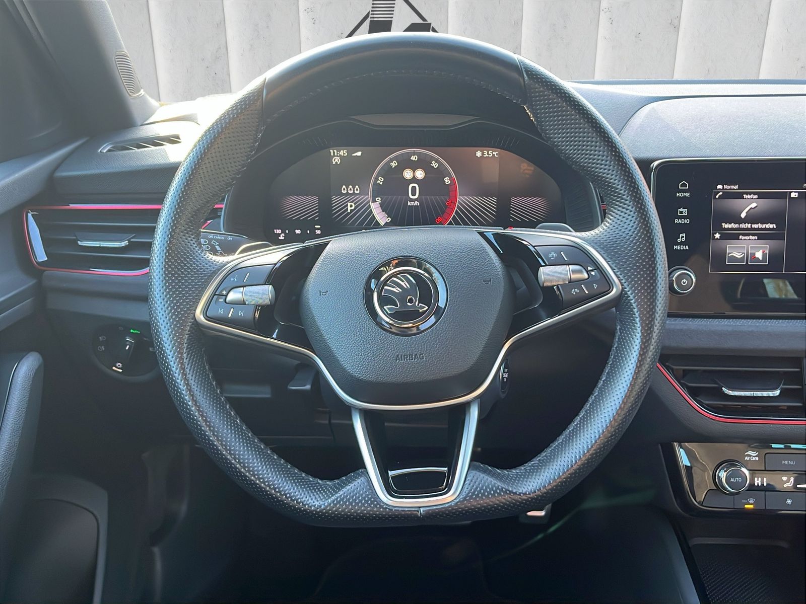 Fahrzeugabbildung SKODA Kamiq DSG*Pano*Vico*Kamera*PDC*Sportdesign*LED**