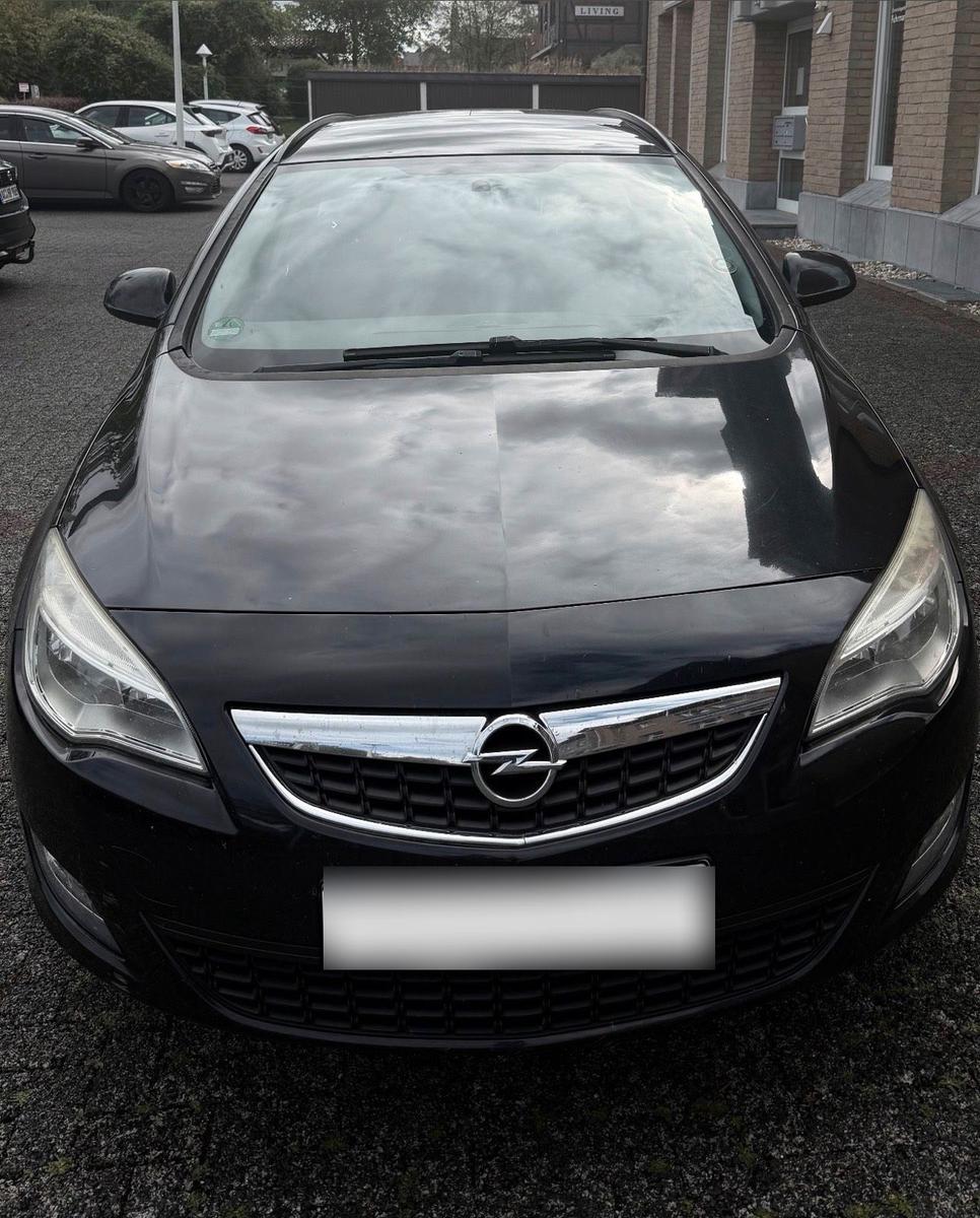 Opel Astra, 2012