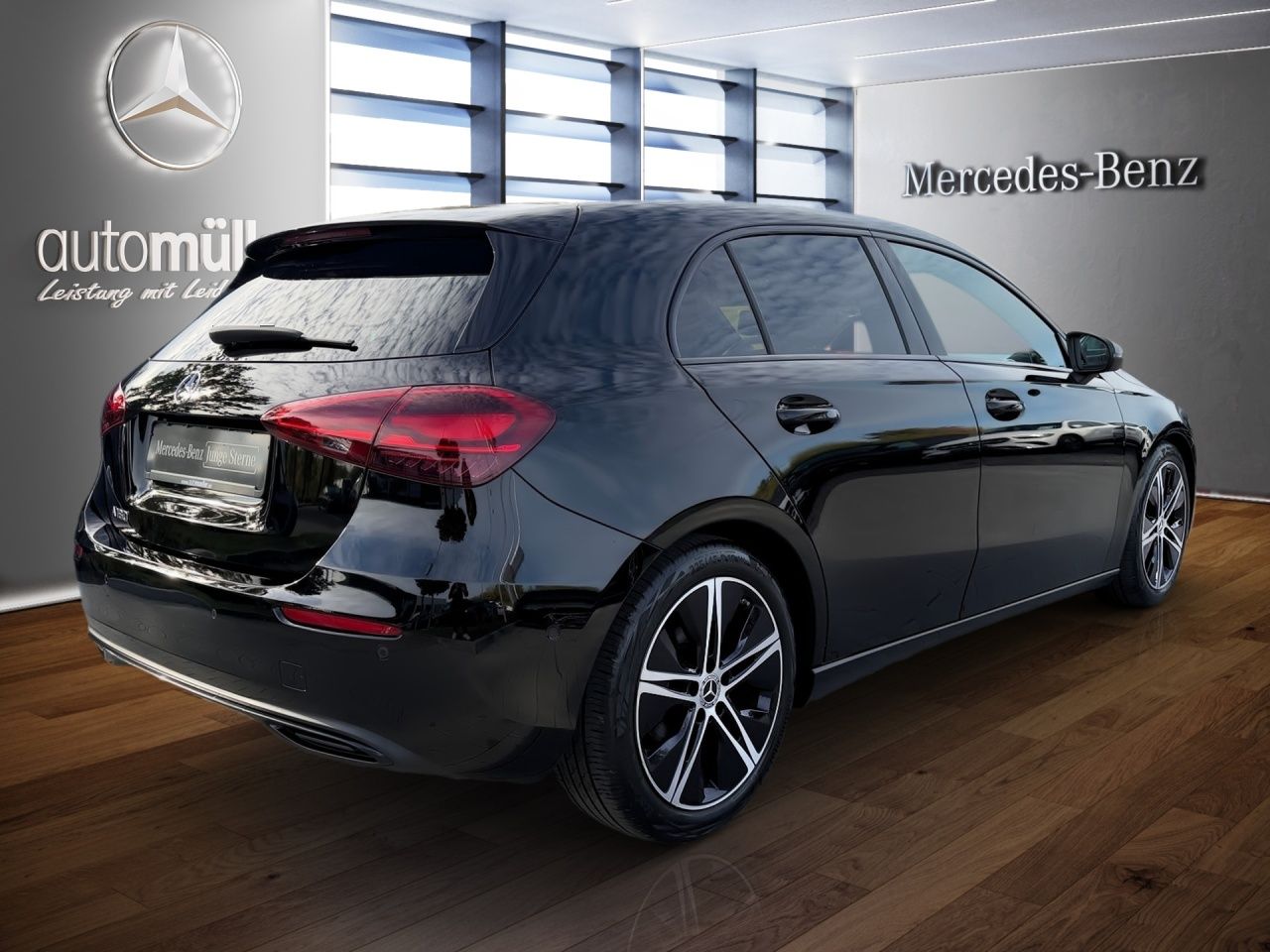 Fahrzeugabbildung Mercedes-Benz A 180 NIGHT+MULTIBEAM+KAMERA+SITZKOMFORT+
