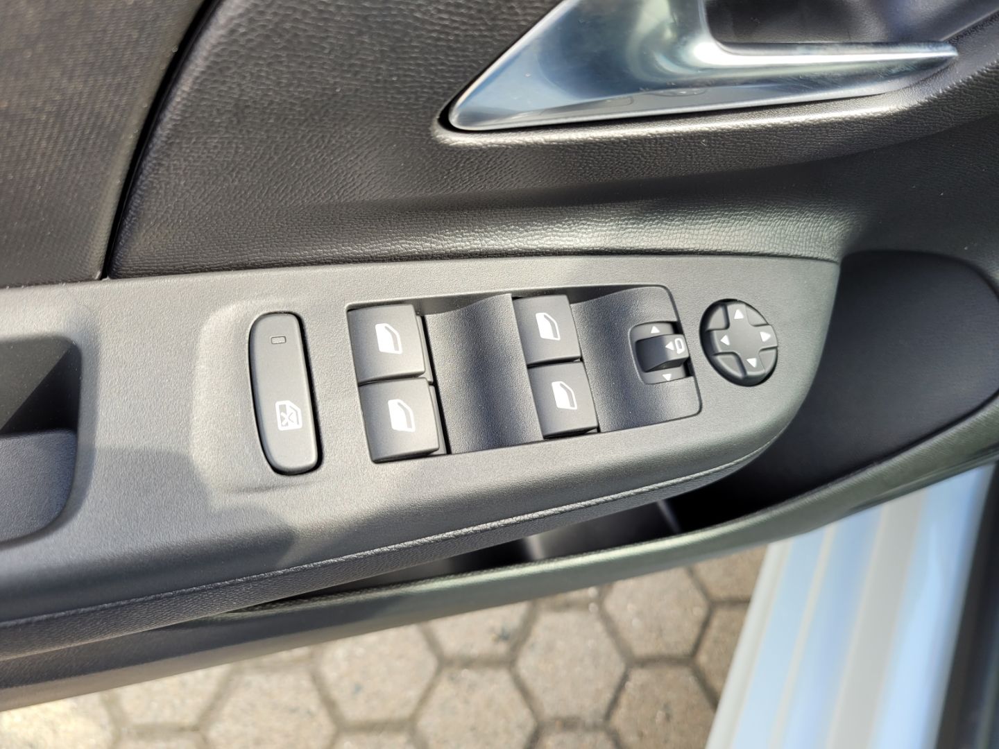Fahrzeugabbildung Opel Corsa F Edition Hybrid SHZ+LHZ+Kamera+Allwetter