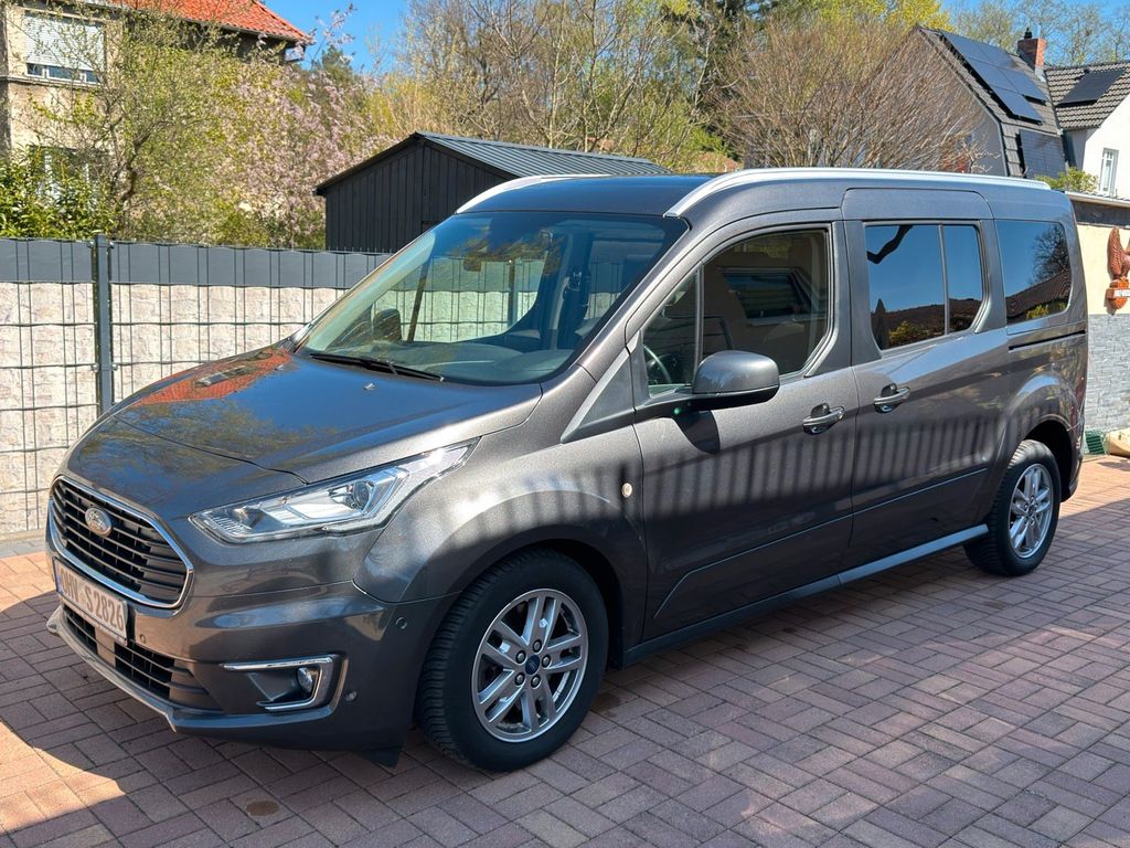 Image of Ford Grand Tourneo