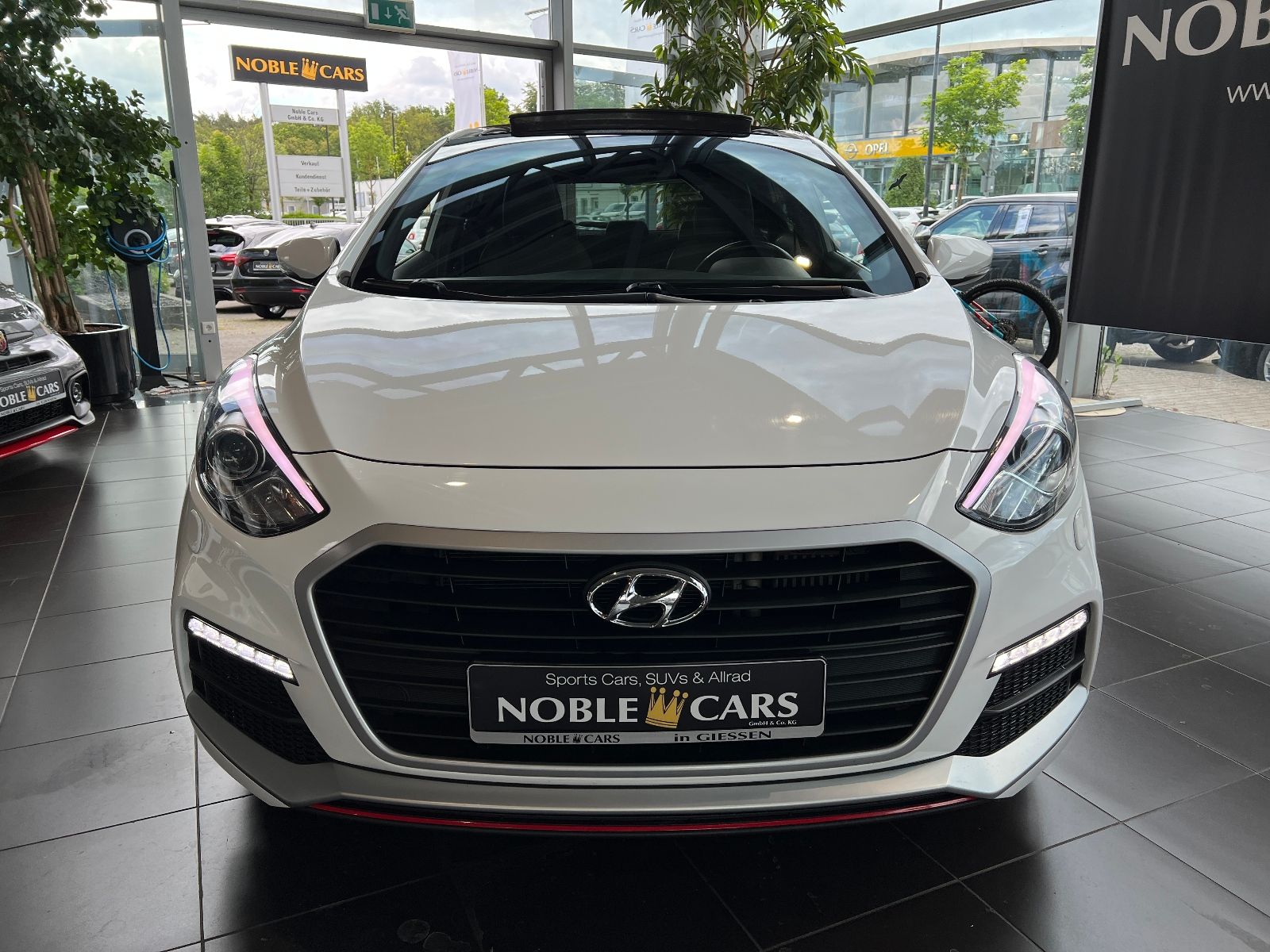 Fahrzeugabbildung Hyundai i30 Turbo PANO RFK XEN NAVI ALU