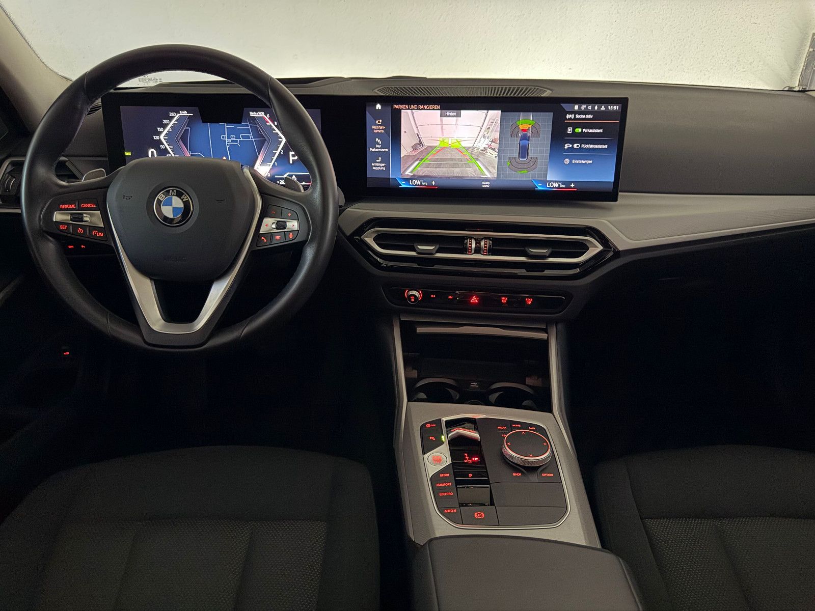 Fahrzeugabbildung BMW 330 d xDrive Touring/LED/CURVED/HuD/AHK/FACELIFT