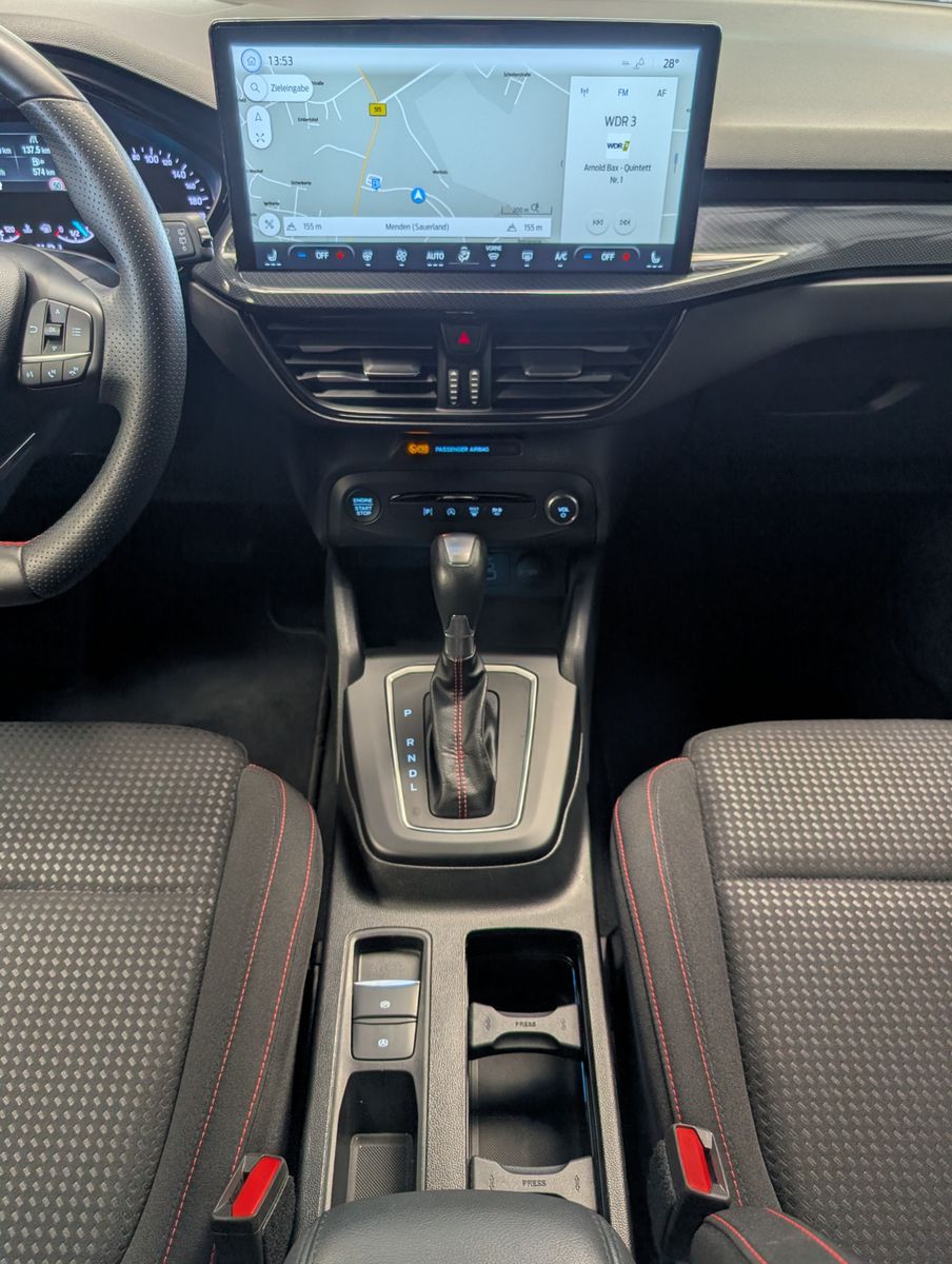 Fahrzeugabbildung Ford Focus 1.0 EB ST-Line ACC LED CAM Styling WINTER