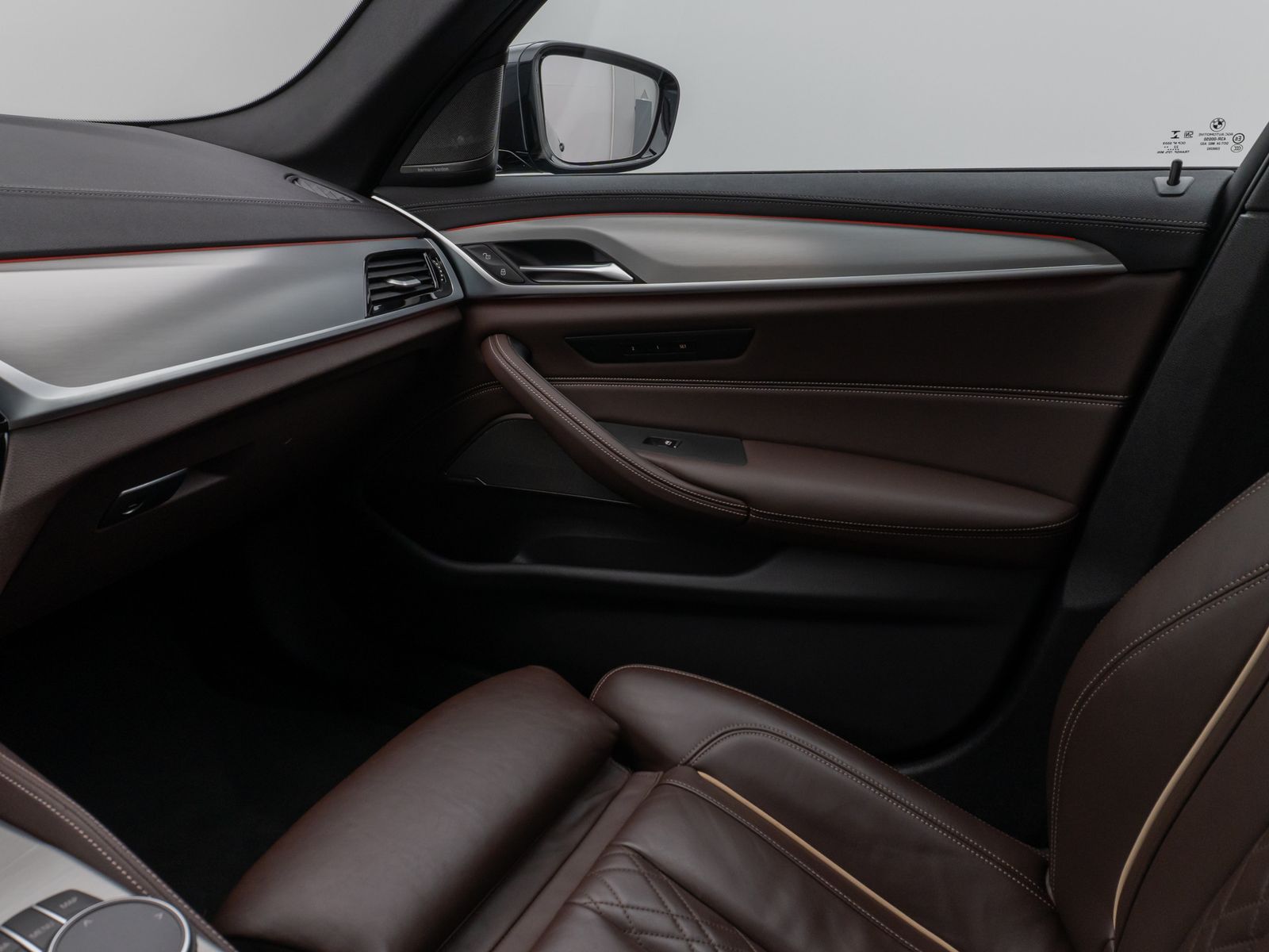 Fahrzeugabbildung BMW 530e LuxuryLine Kamera Laser HUD DAB H/K Komfort