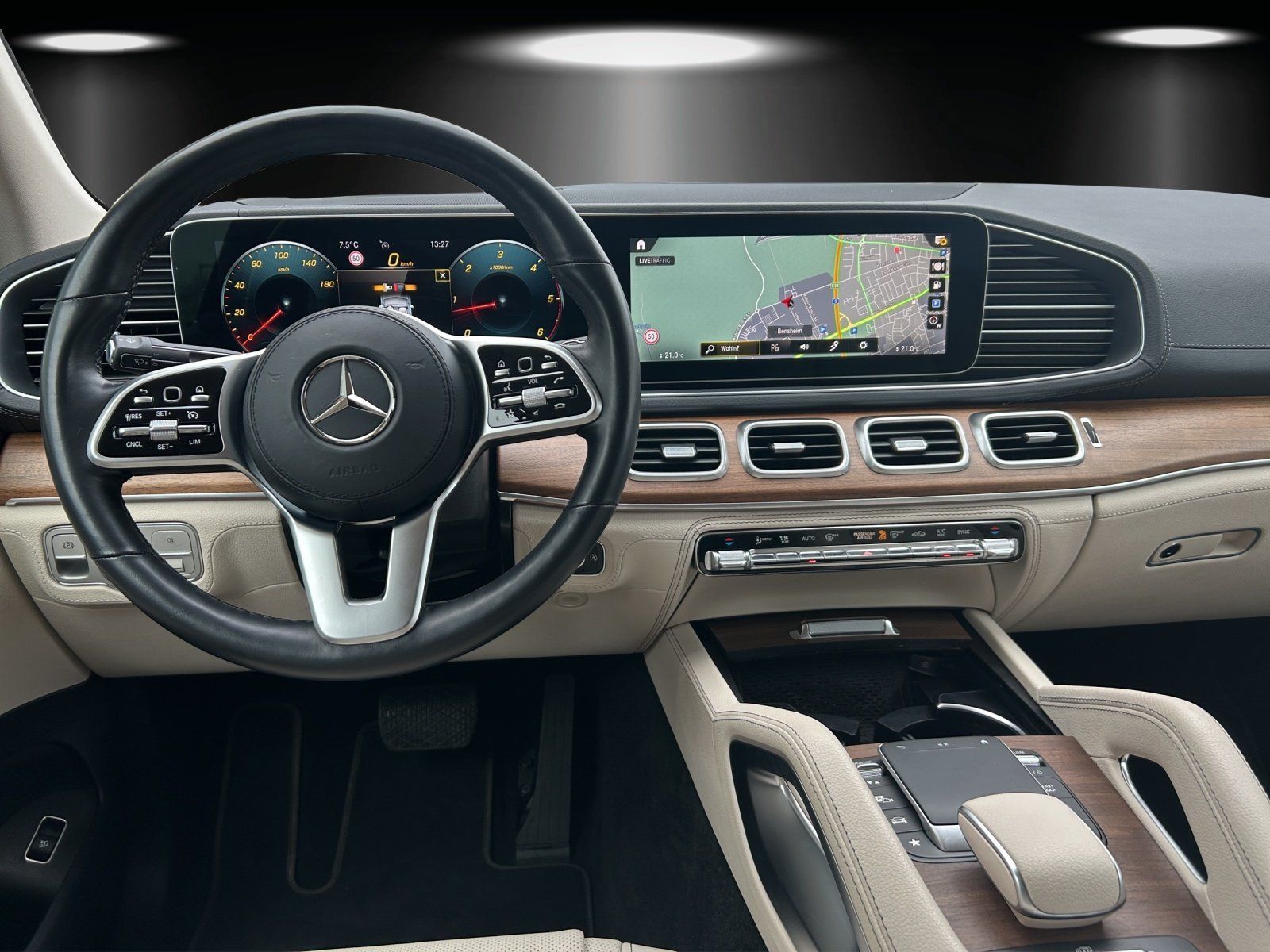 Fahrzeugabbildung Mercedes-Benz GLE350d Cpé AMG Exclu MLED Night AIRMATIC Sitzkl
