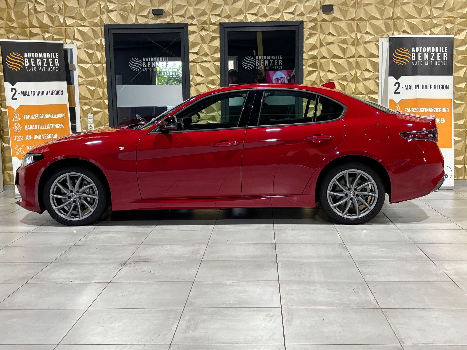 Fahrzeugabbildung Alfa Romeo Giulia Ti Q4/MEMORY/ACC/NAVI/KAMERA/SHZ