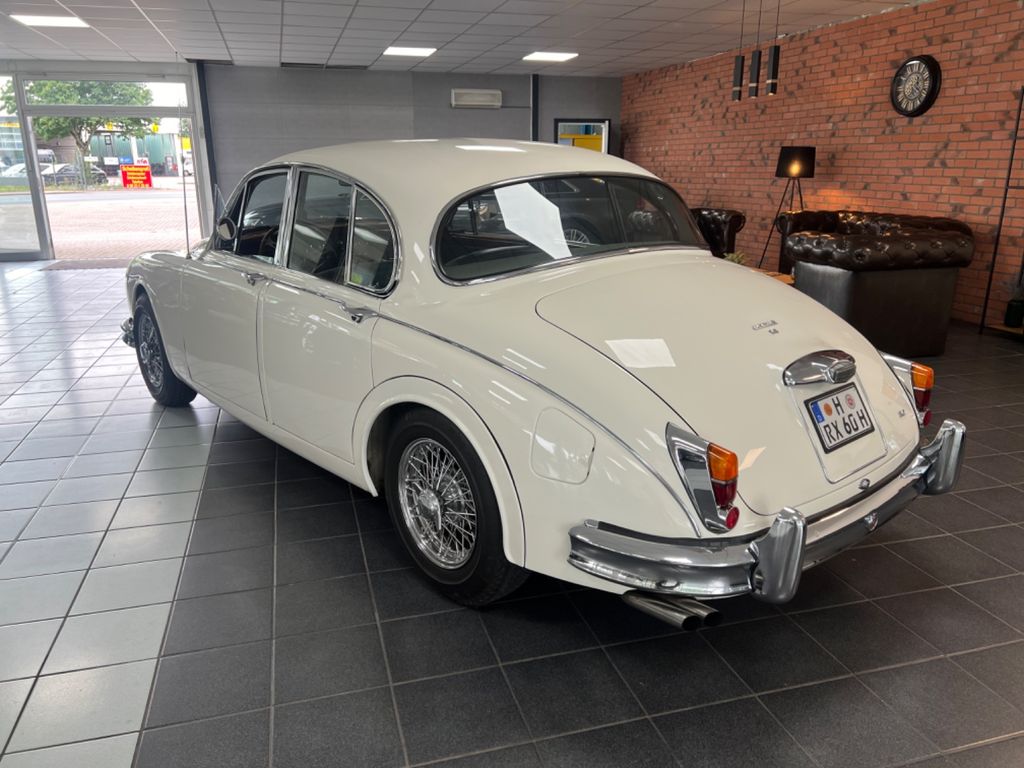 Jaguar MK II