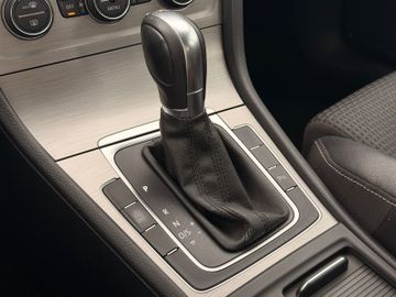 Volkswagen Golf - 9