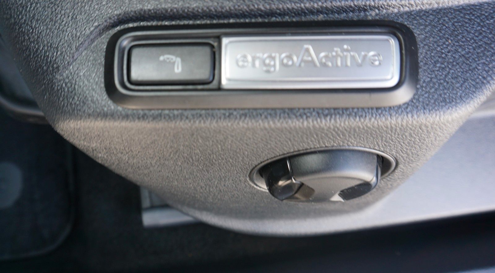 Fahrzeugabbildung Volkswagen T-Roc Style,DSG,Alcantara,LED Plus,Navi,IQ.Light