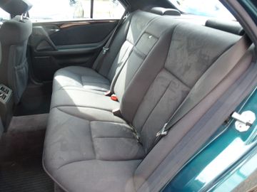 Mercedes E 230 - 9