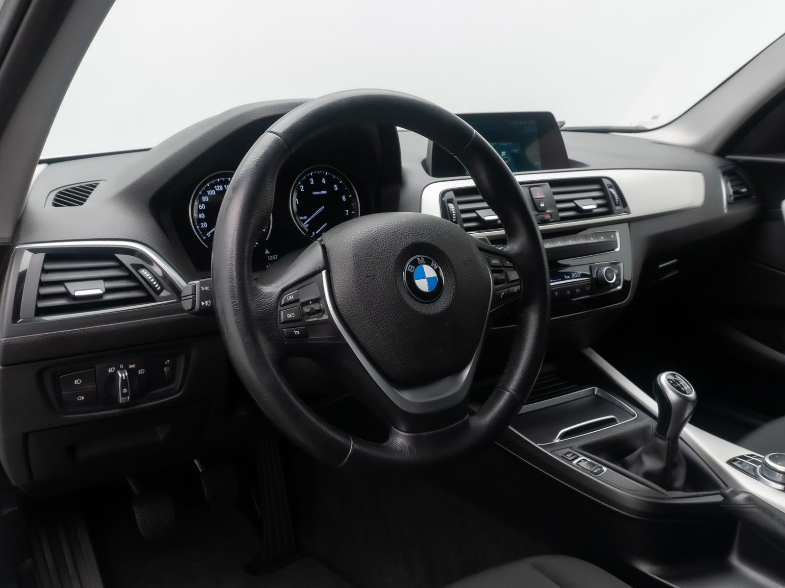 Fahrzeugabbildung BMW 118i FernlichtAs Komfort Ad.LED Tempomat KlimaAT