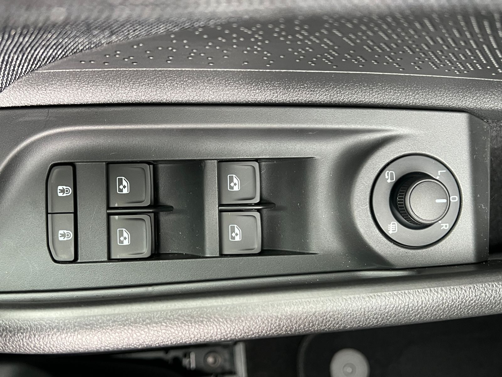 Fahrzeugabbildung SKODA Elroq 60 *AHK, Navi, KESSY*