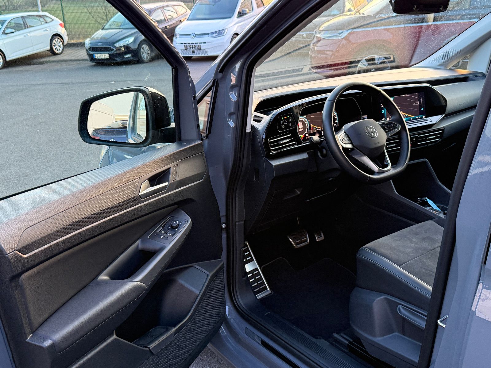 Fahrzeugabbildung Volkswagen Caddy Style TSI DSG ACC AHK Navi LED Kamera SHZ