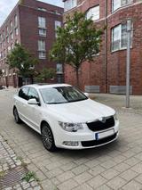 Skoda Superb 3.6 V6 4x4 DSG Laurin & Klement - Skoda Superb: Allradantrieb, 3.6