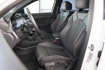 Audi Q3 45 TFSI e S-Line NAVIOPT-BLACKLED
