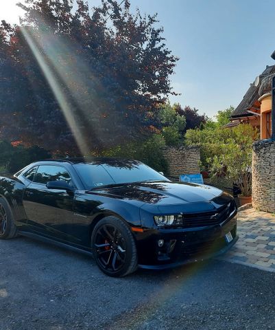 Chevrolet Camaro 6.2 V8 MT -