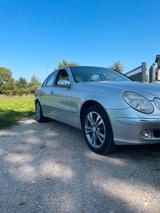 Mercedes-Benz Mercedes E 200 mit Gasanlage - Mercedes-Benz E 200 mit LPG-Antrieb