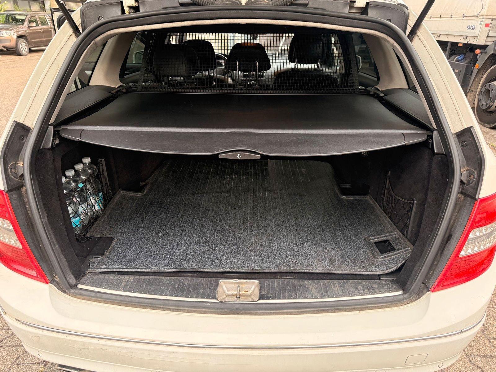 Mercedes-Benz C220 2009 — photo 13
