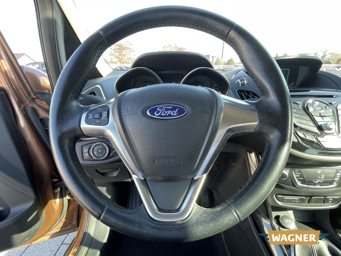 Fahrzeugabbildung Ford B-Max Titanium Klimaanlage Sitzheizung