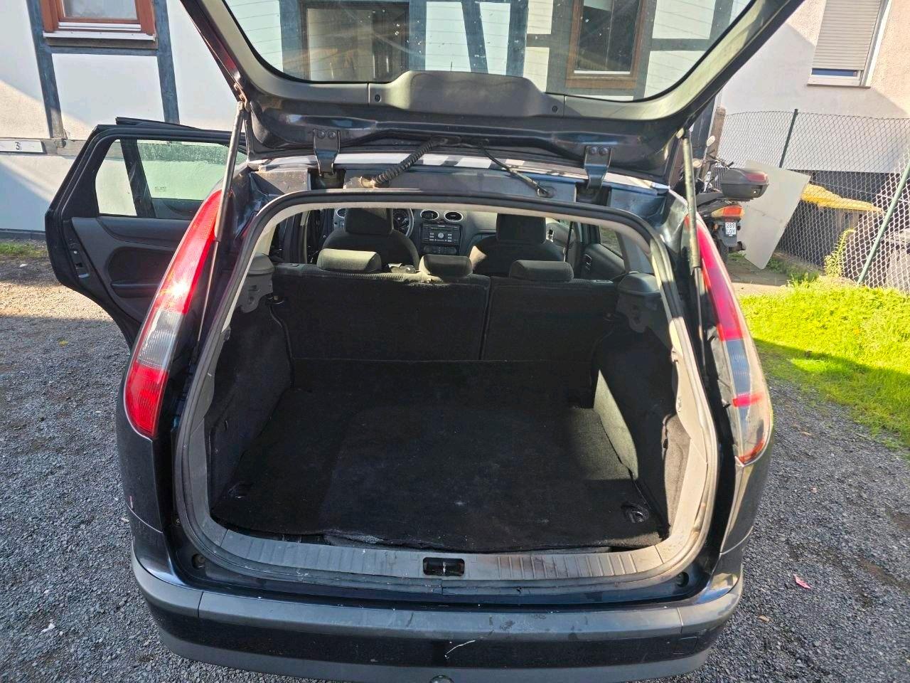 Ford Focus 2005 — photo 8
