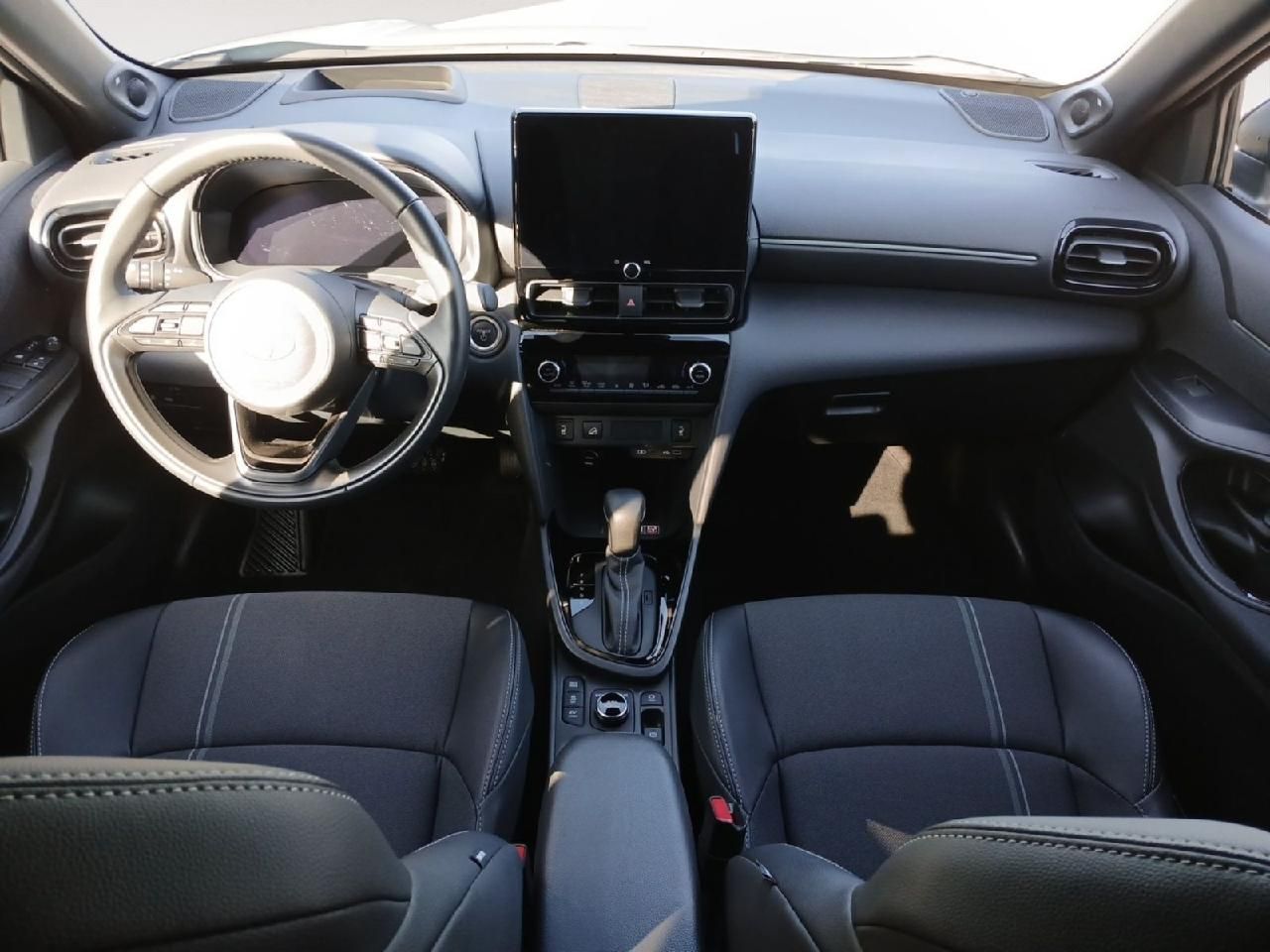 Fahrzeugabbildung Toyota Yaris Cross Hybrid AWD-i Premiere Edition