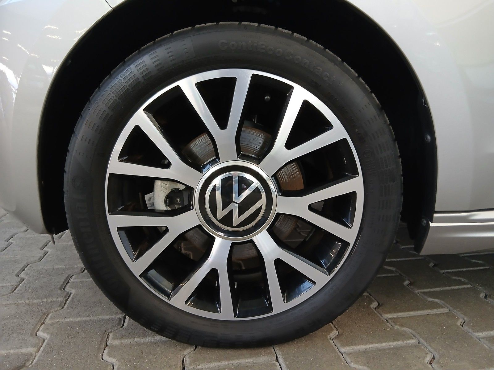 Fahrzeugabbildung Volkswagen up! e-up! Style +Kamera +Tempomat