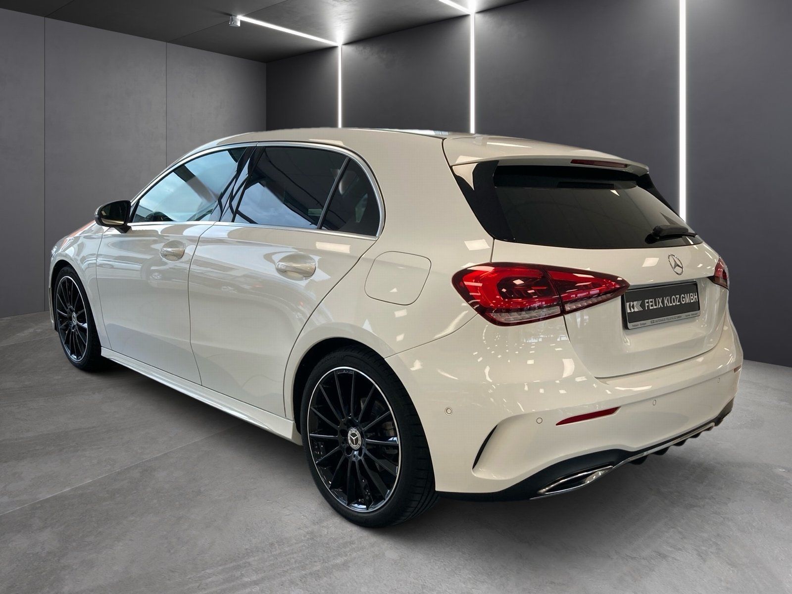 Fahrzeugabbildung Mercedes-Benz A 200 AMG*19"*LED*Kamera*Sound*CarPlay*MBUX-HI*