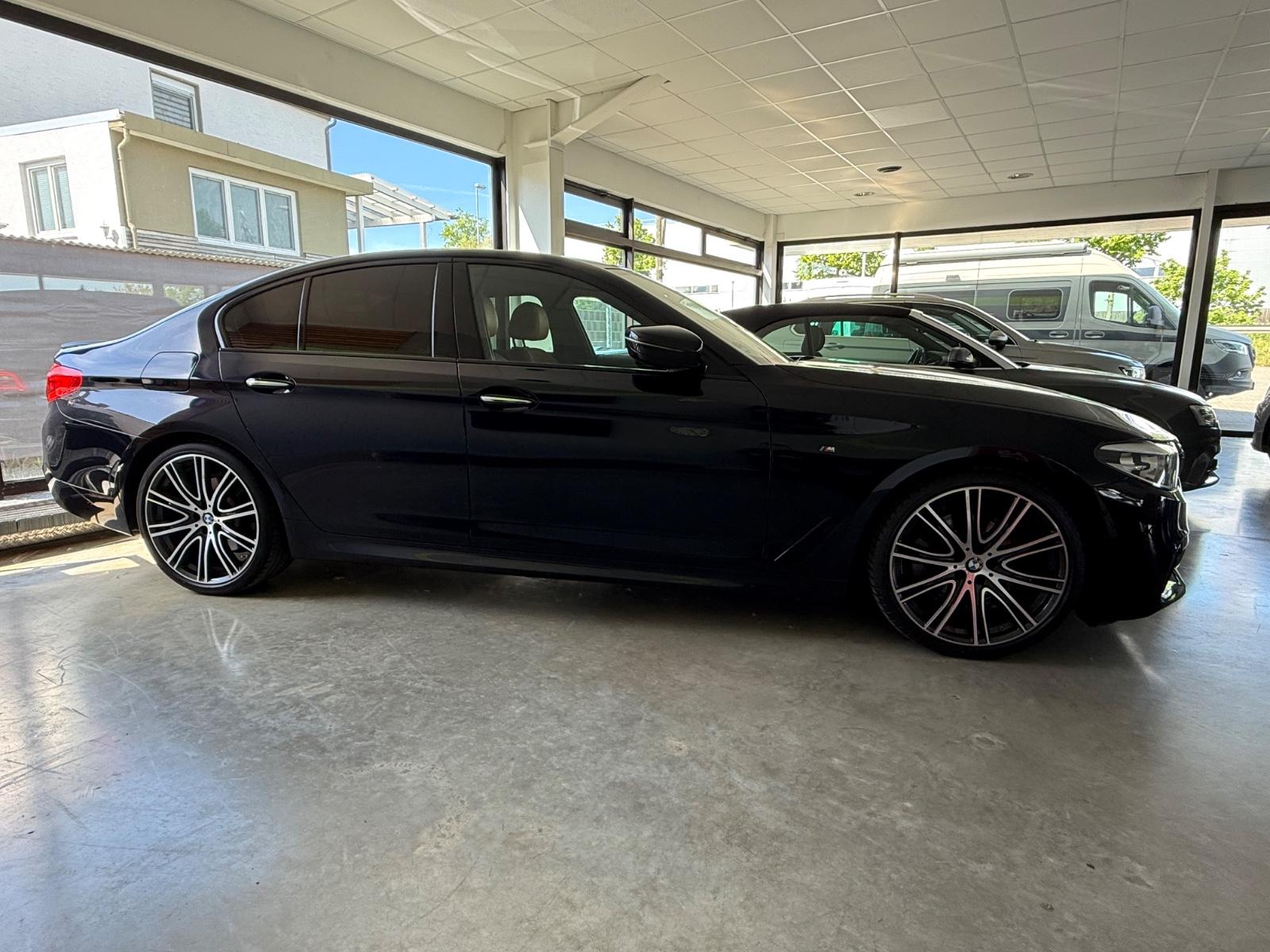 BMW 520d M-Sportpaket Vollleder/LED/AHK/20 Zoll