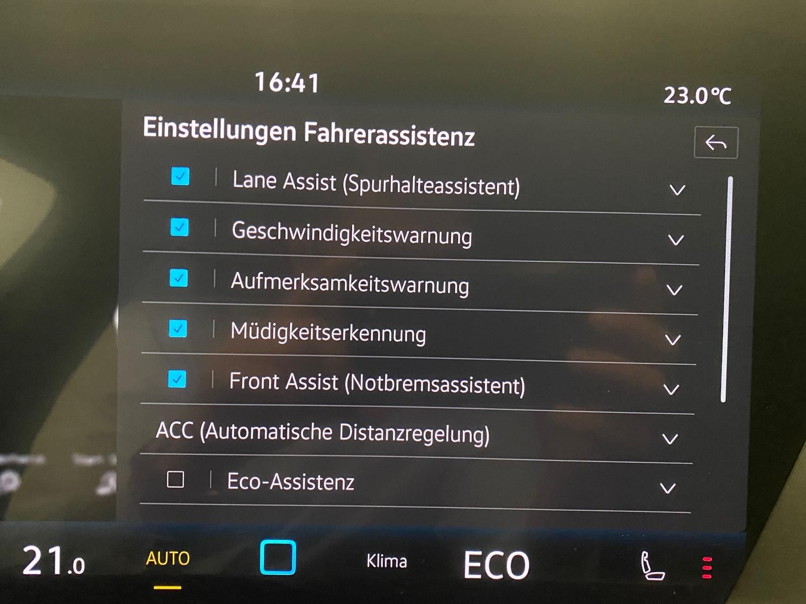 Fahrzeugabbildung Volkswagen Touareg 3.0 V6 TDI 4Motion Elegance+AHK
