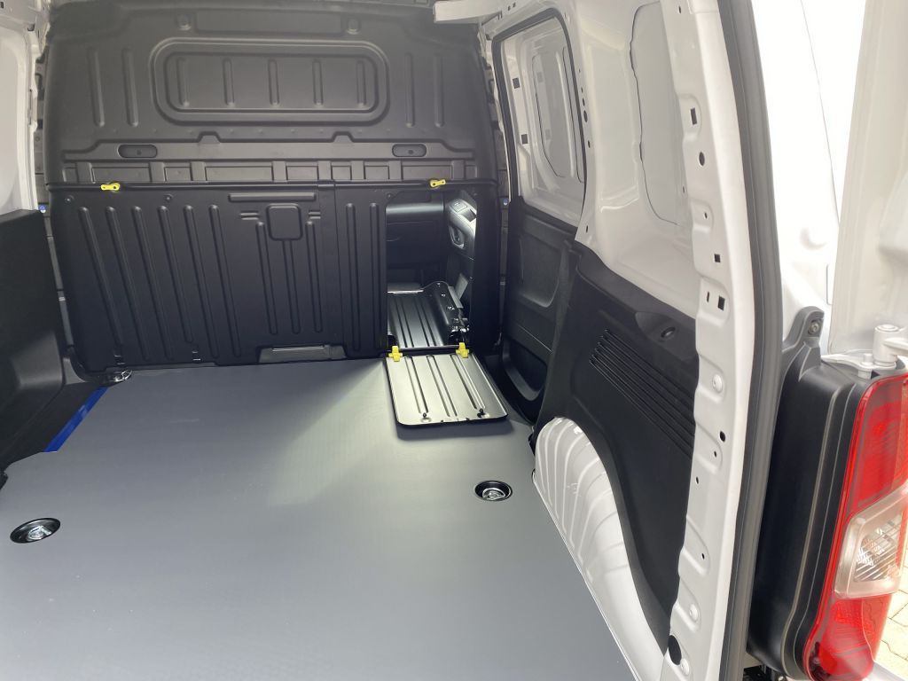 Fahrzeugabbildung Citroën Berlingo 1.5 Diesel 100 M XTR *Navi*Cam*3 Sitze*