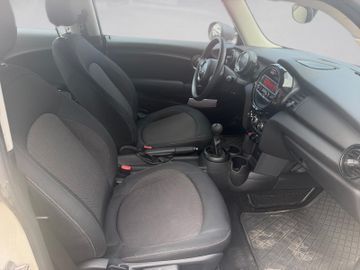 MINI One First - 10