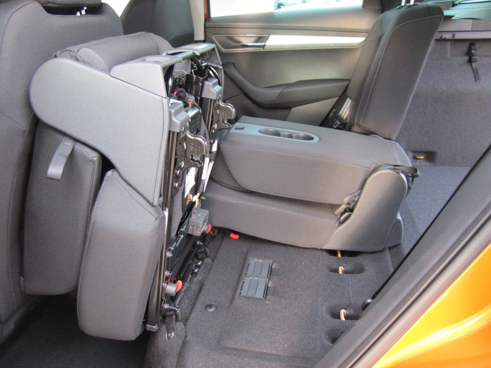 Fahrzeugabbildung SKODA Karoq Selection 1.5 TSI DSG