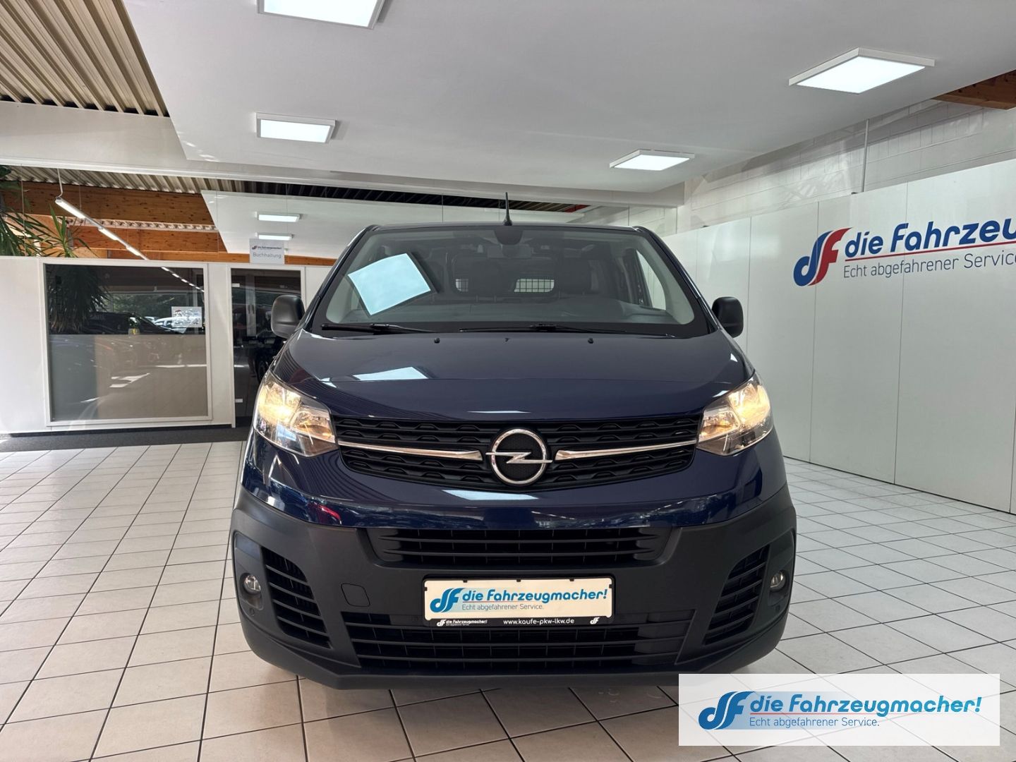 Fahrzeugabbildung Opel Vivaro Kasten Edition M 1.5 D EU6d *EXPORT