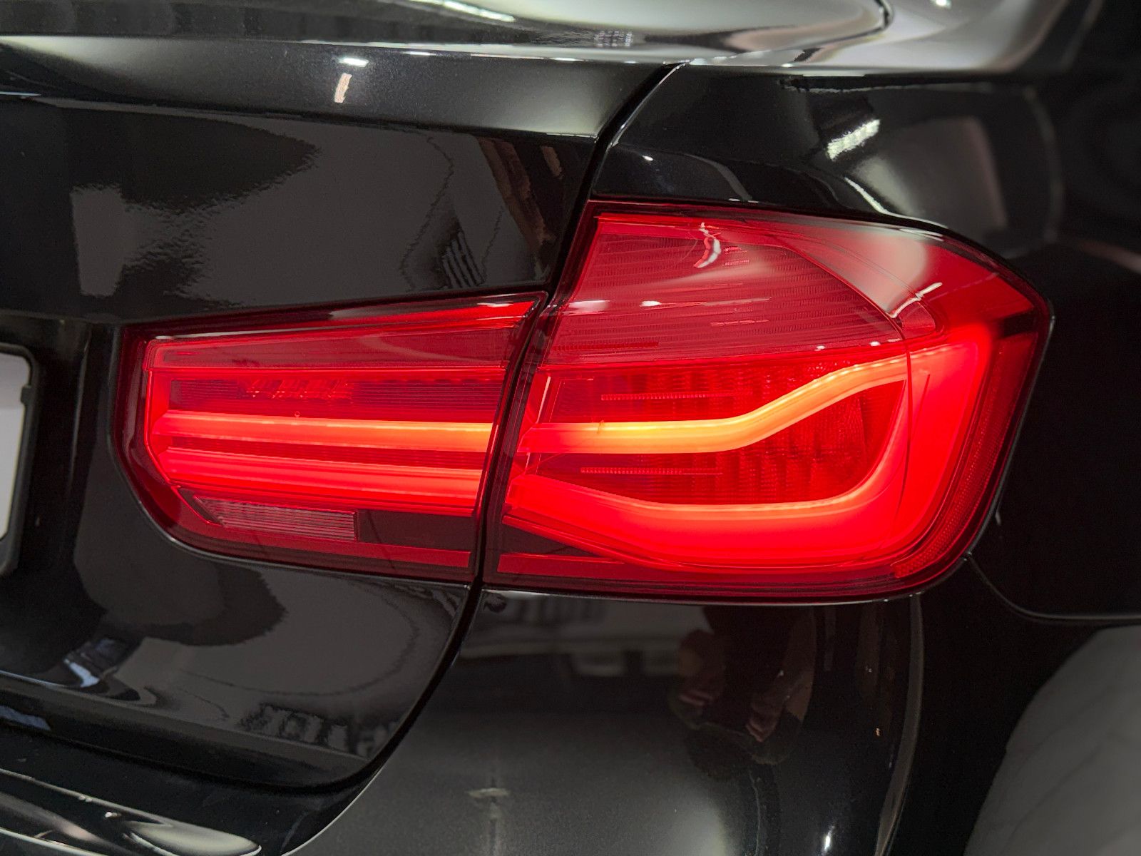 Fahrzeugabbildung BMW 335d xDrive Limo M Sport|H&K|PANO|HuD|VOLL