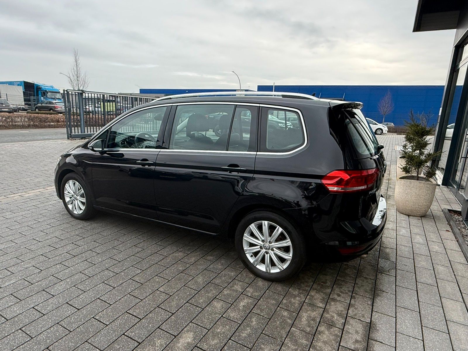 Fahrzeugabbildung Volkswagen Touran Highline BMT/Start-Stopp