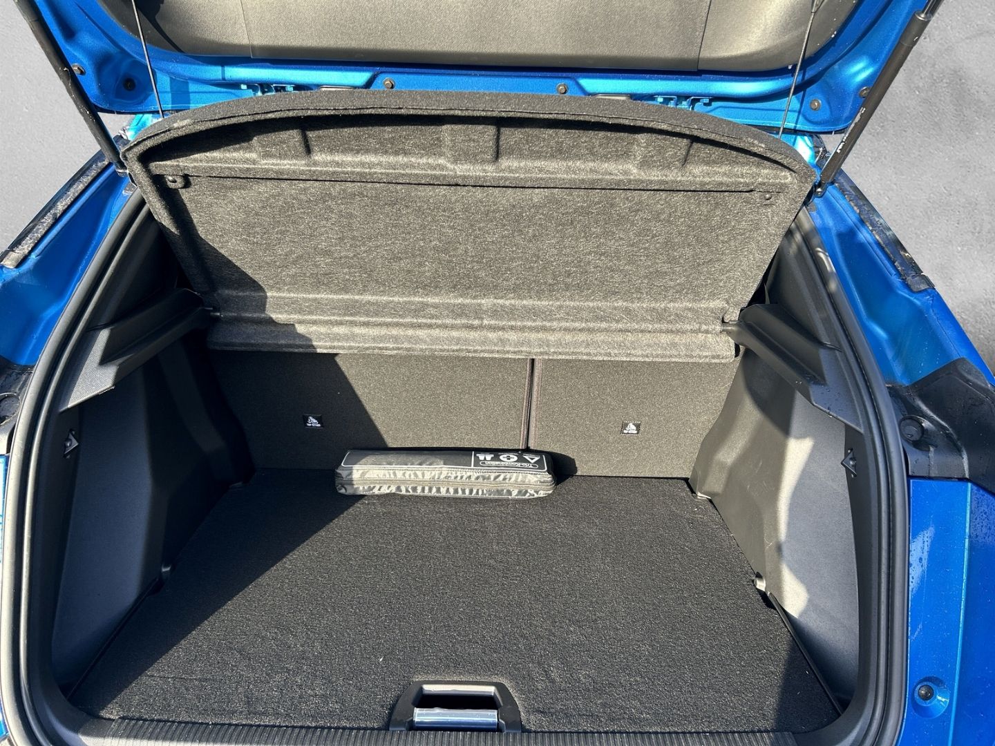 Fahrzeugabbildung Peugeot 2008 e- GT Pack *Rückfahrkamera* *Sitzheizung* *