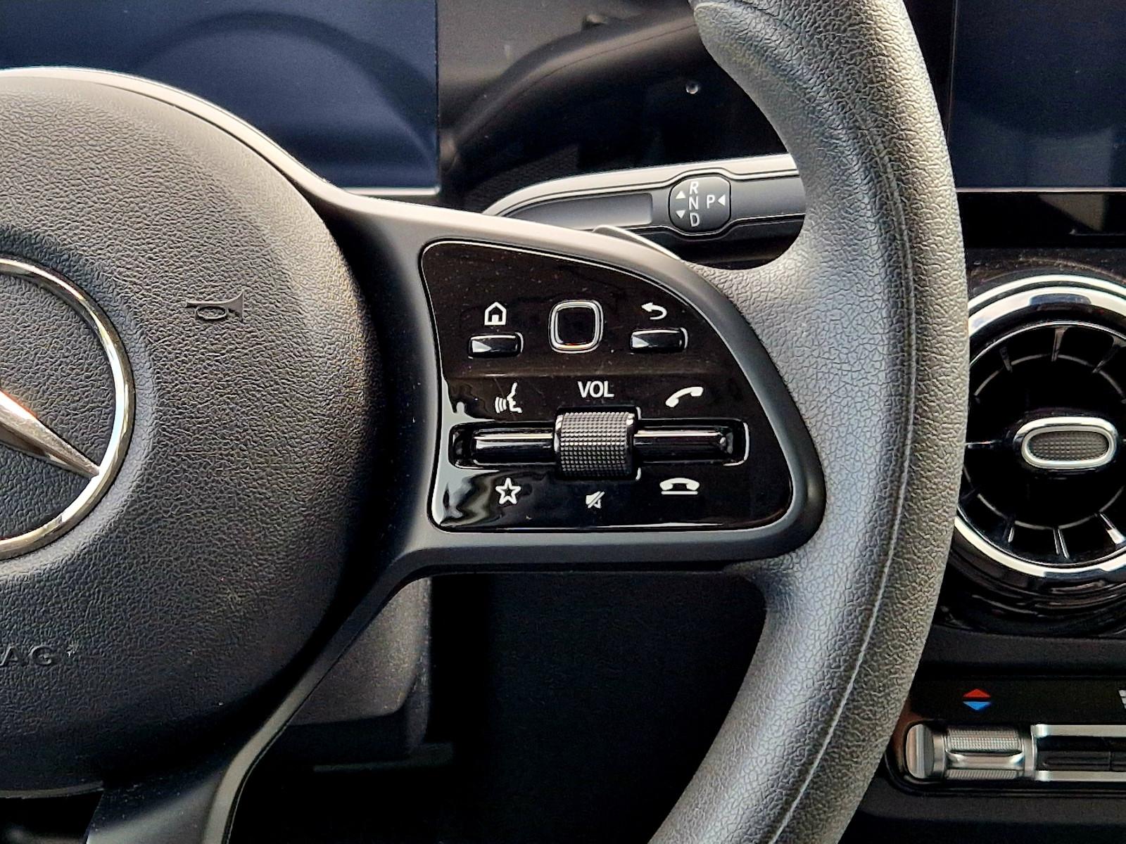 Mercedes-Benz B 180 (Automatik, Teilleder, Navi)