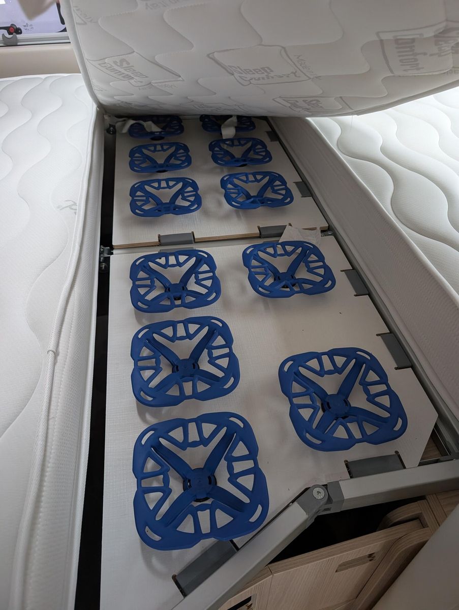 Fahrzeugabbildung Eura Mobil Van V 595 HB Captain-Chair-Sitze, Solar, Skyroof