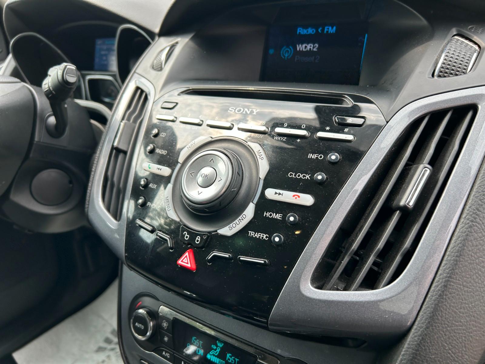 Ford Focus 2013 — photo 28
