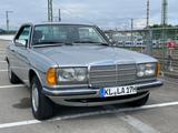 Mercedes-Benz W123 230 CE Coupé  - Mercedes-Benz Coupé aus dem Jahr 1984